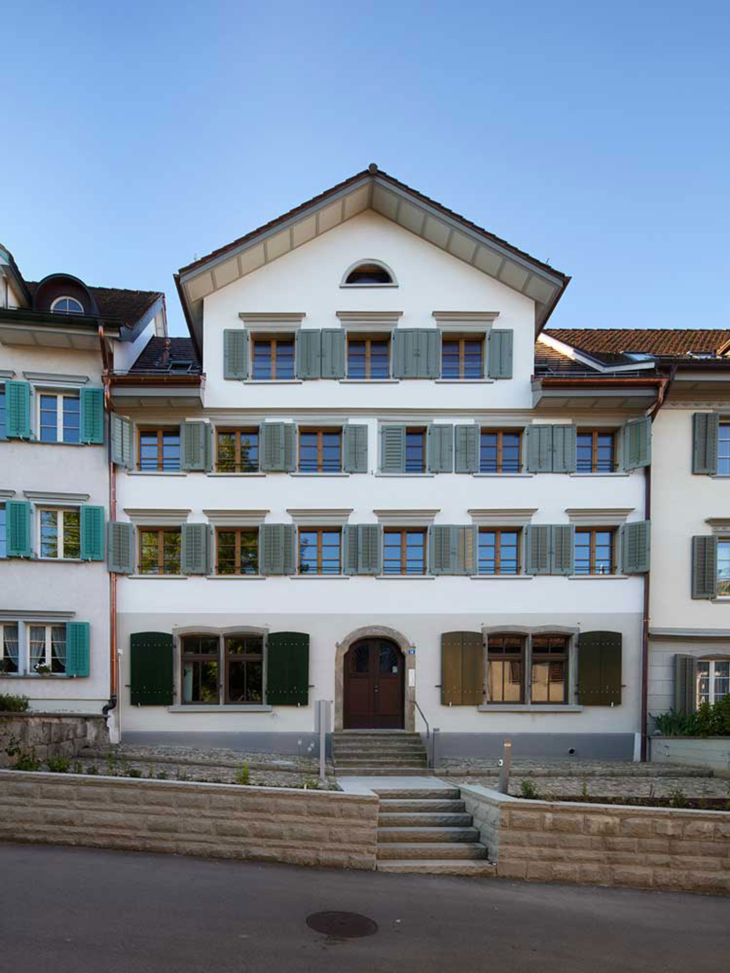 Mehrfamilienhaus Mohn Uznach